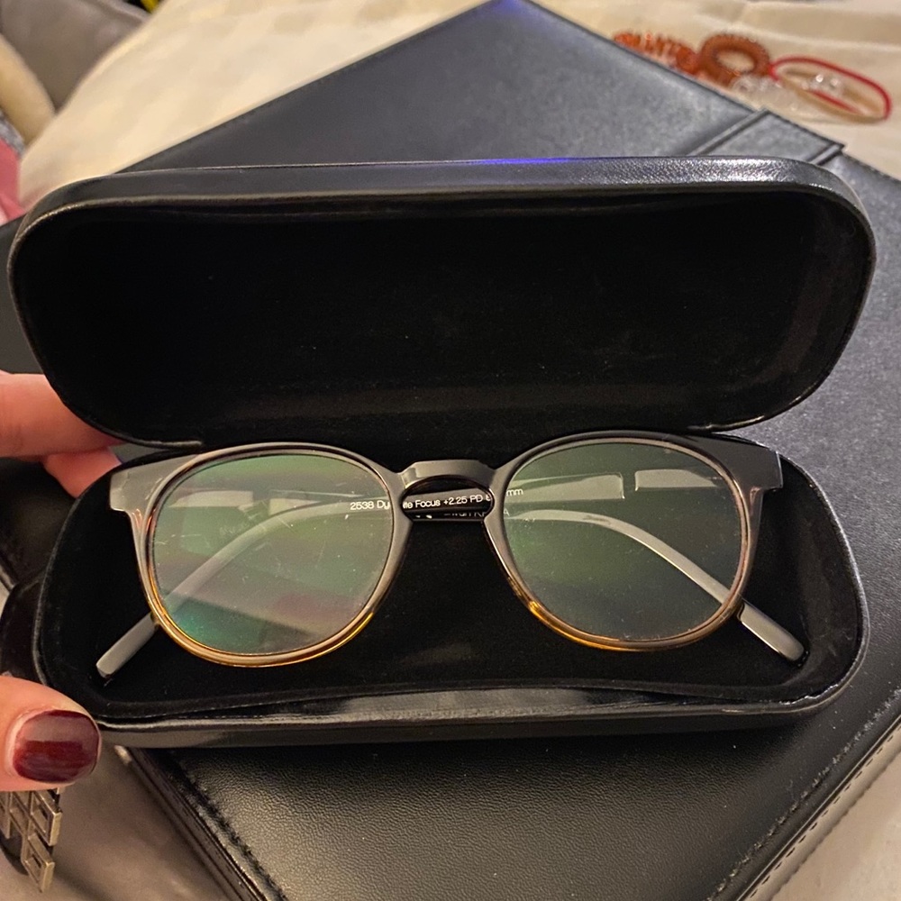 2.5 strength peepers reading glasses w/ case